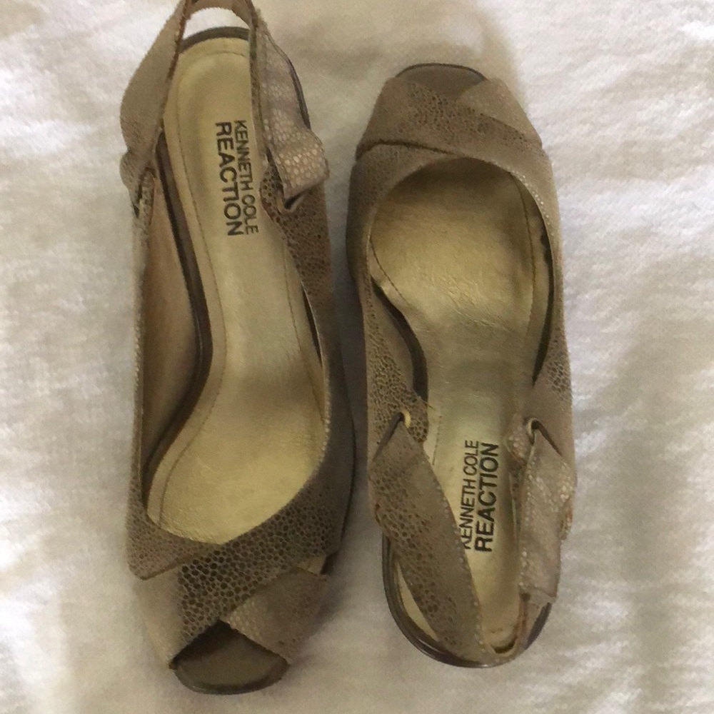 Womens summer wedge shoe